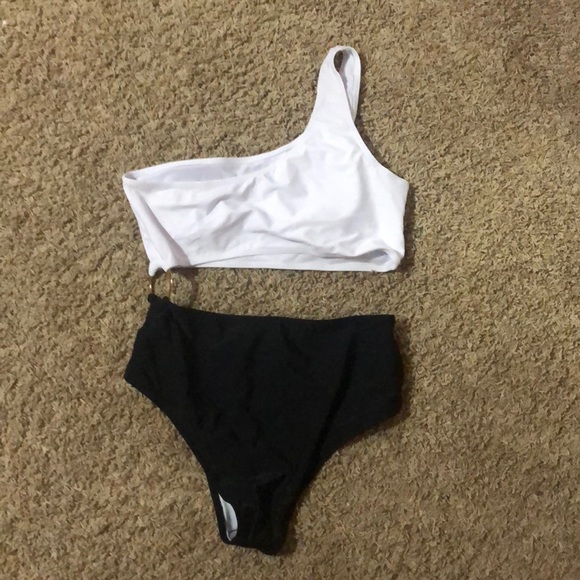 Swim suit - Picture 3 of 3